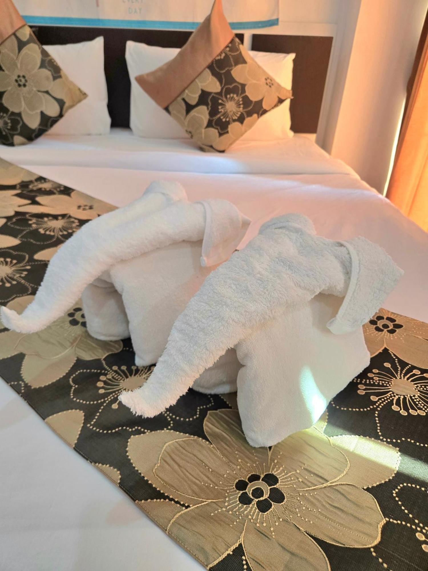 Happy 99 Guest House Patong المظهر الخارجي الصورة